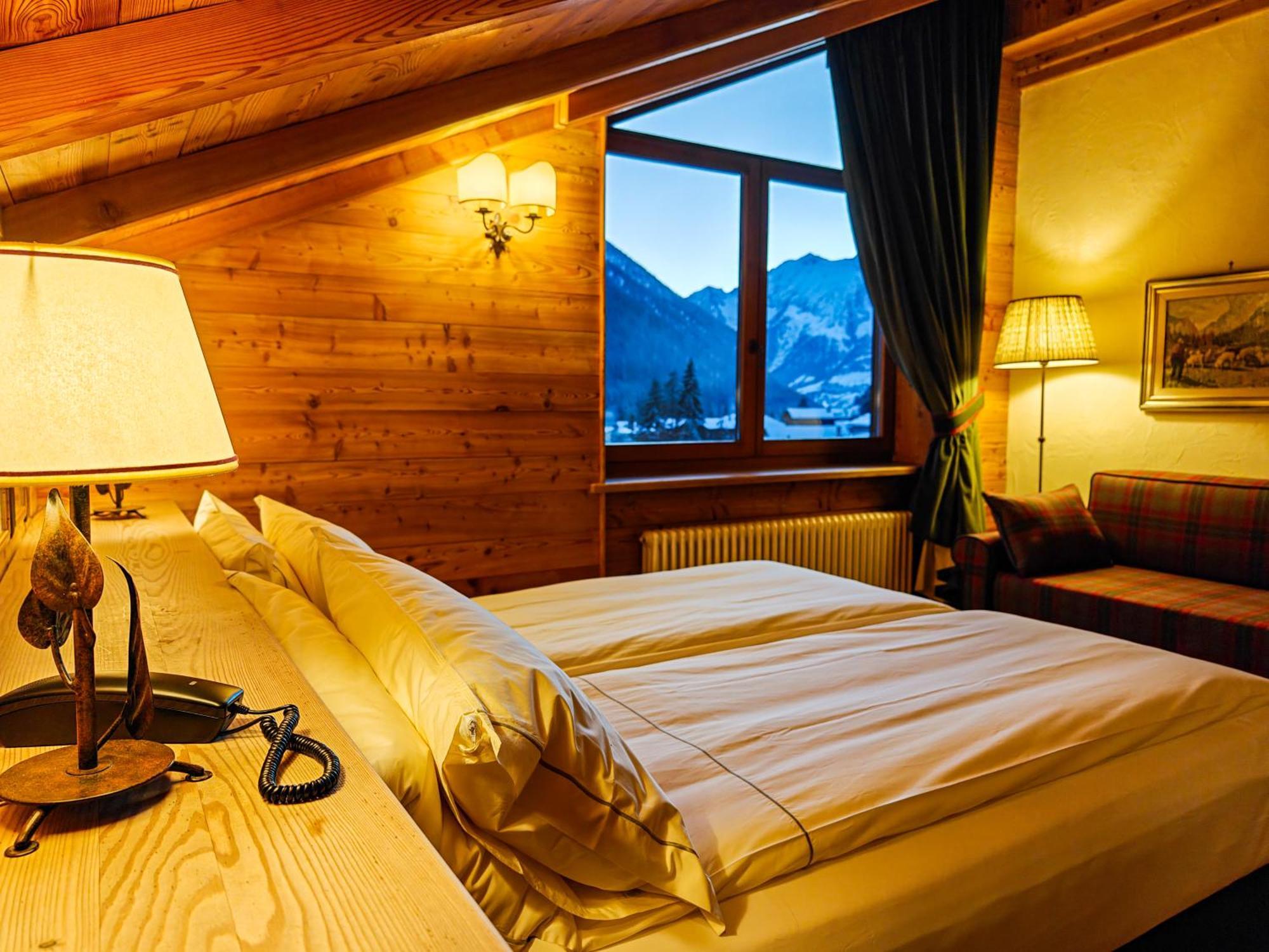 Hotel Breithorn Камполук Экстерьер фото